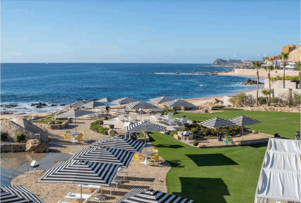 The pool and beach at Maravilla